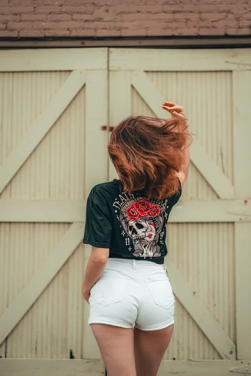 16 Types Of Customized T-Shirt Decorations That Women Love