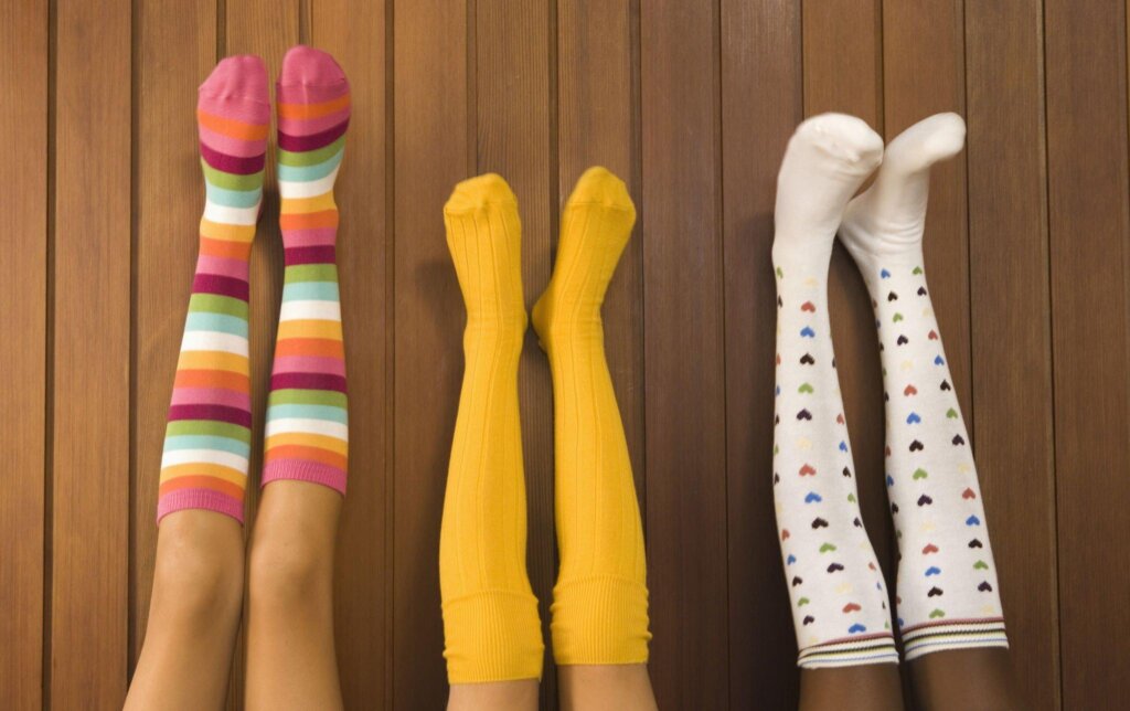 Fashion knee-high sock production techniques