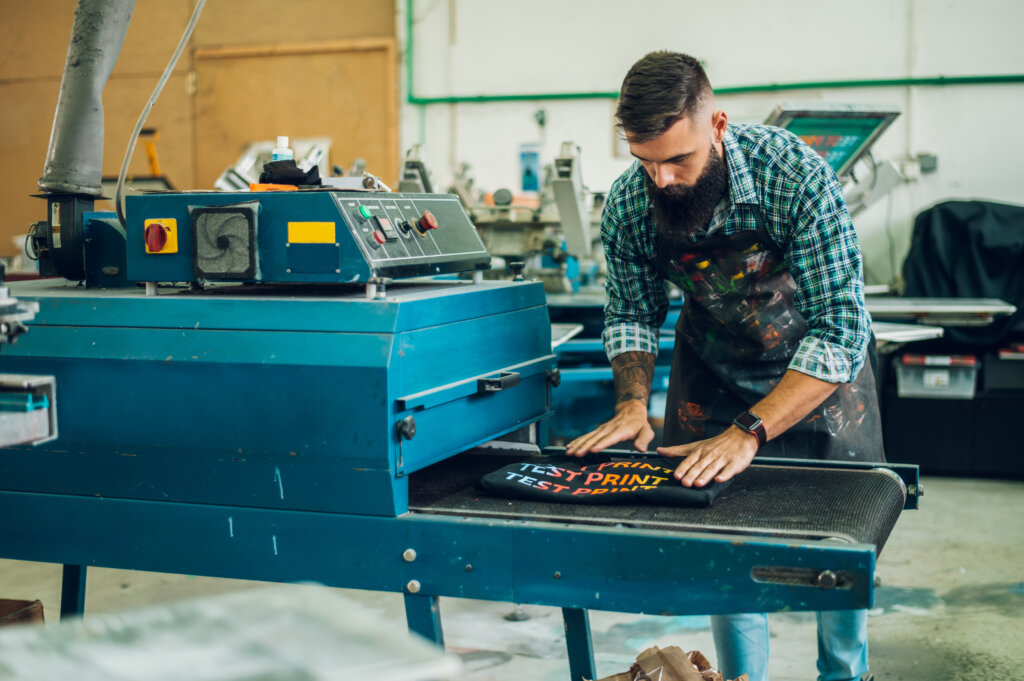 Comparison between sublimation and screen printing