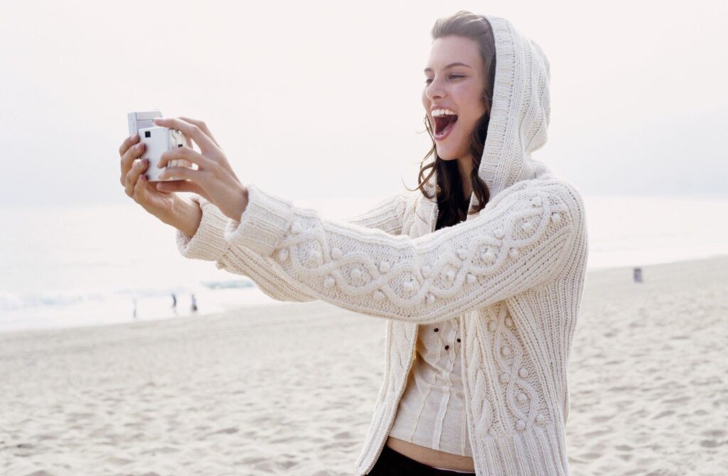 Hooded cardigan for athletic leisure wear