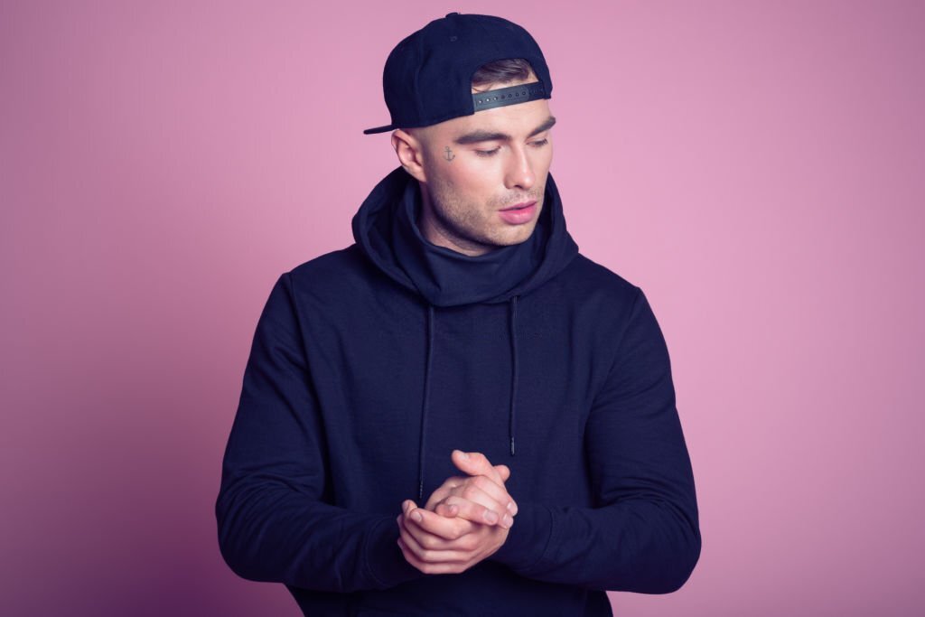 Ludyway | An Easy Guide to Learning How to Make a Custom Hoodie.