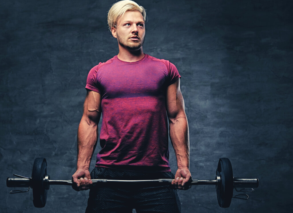 The 11 Best Workout Shirts For Men 2025